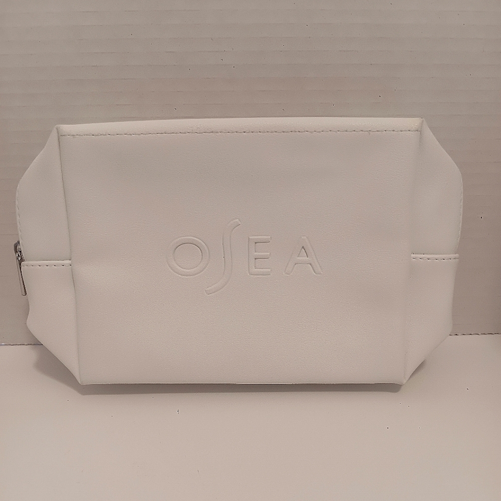 OSEA white  makeup bag !!euc!!